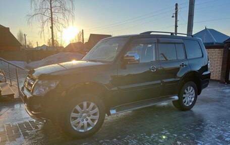 Mitsubishi Pajero IV, 2011 год, 2 200 000 рублей, 2 фотография