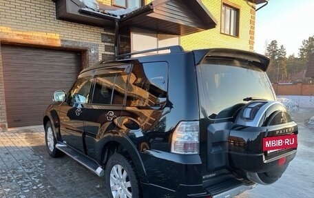 Mitsubishi Pajero IV, 2011 год, 2 200 000 рублей, 3 фотография