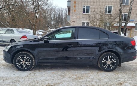 Volkswagen Jetta VI, 2013 год, 1 100 000 рублей, 2 фотография