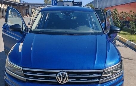 Volkswagen Tiguan II, 2019 год, 1 980 000 рублей, 5 фотография