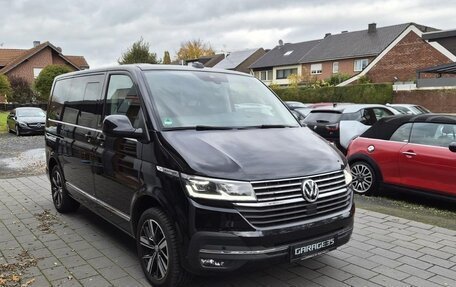 Volkswagen Multivan T6 рестайлинг, 2021 год, 3 900 000 рублей, 3 фотография
