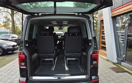 Volkswagen Multivan T6 рестайлинг, 2021 год, 3 900 000 рублей, 13 фотография