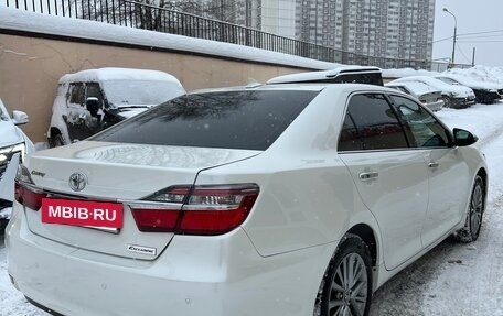 Toyota Camry, 2017 год, 2 250 000 рублей, 8 фотография