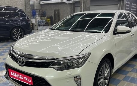 Toyota Camry, 2017 год, 2 250 000 рублей, 6 фотография
