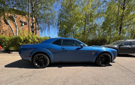 Dodge Challenger III рестайлинг 2, 2022 год, 8 500 000 рублей, 3 фотография