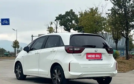 Honda Fit, 2022 год, 997 000 рублей, 2 фотография