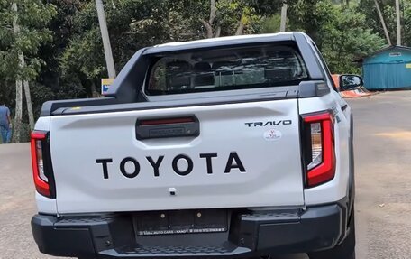 Toyota Hilux, 2026 год, 6 233 000 рублей, 6 фотография