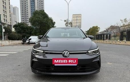 Volkswagen Golf VIII, 2023 год, 2 199 000 рублей, 2 фотография