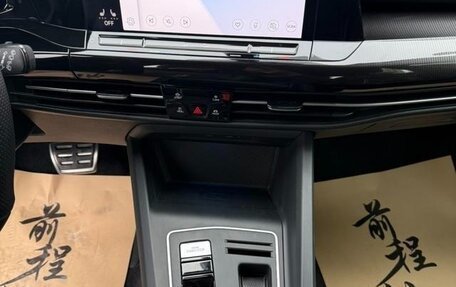 Volkswagen Golf VIII, 2023 год, 2 199 000 рублей, 13 фотография