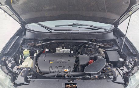 Mitsubishi Outlander III рестайлинг 3, 2010 год, 1 170 000 рублей, 14 фотография