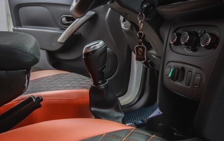 Renault Logan II, 2021 год, 699 000 рублей, 8 фотография