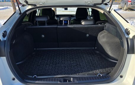 Toyota Prius IV XW50, 2017 год, 2 200 000 рублей, 6 фотография