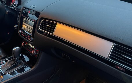 Volkswagen Touareg III, 2011 год, 2 200 000 рублей, 15 фотография