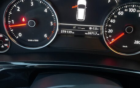 Volkswagen Touareg III, 2011 год, 2 200 000 рублей, 16 фотография