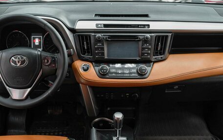 Toyota RAV4, 2016 год, 1 990 000 рублей, 15 фотография