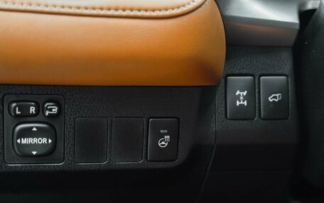 Toyota RAV4, 2016 год, 1 990 000 рублей, 12 фотография