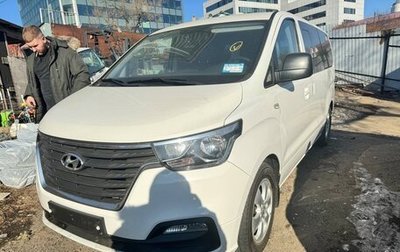Hyundai Grand Starex Grand Starex I рестайлинг 2, 2018 год, 3 650 000 рублей, 1 фотография