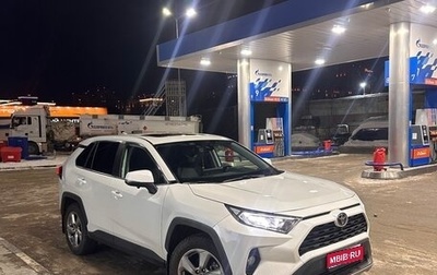 Toyota RAV4, 2021 год, 4 000 000 рублей, 1 фотография