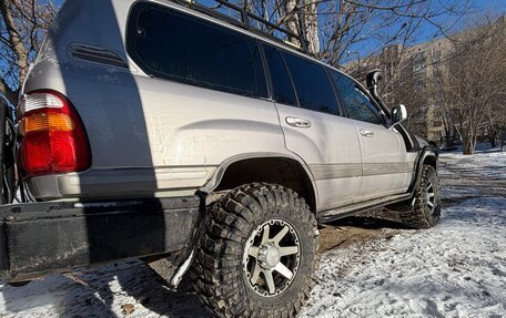 Toyota Land Cruiser 100 рестайлинг 2, 1999 год, 2 600 000 рублей, 14 фотография