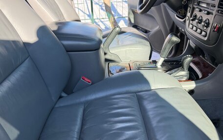 Toyota Land Cruiser 100 рестайлинг 2, 1999 год, 2 600 000 рублей, 18 фотография