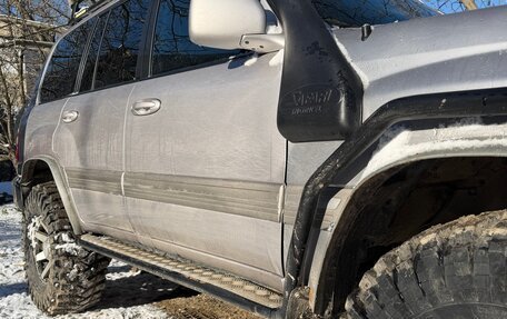 Toyota Land Cruiser 100 рестайлинг 2, 1999 год, 2 600 000 рублей, 19 фотография