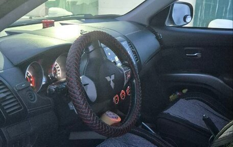 Mitsubishi Outlander III рестайлинг 3, 2011 год, 1 350 000 рублей, 4 фотография