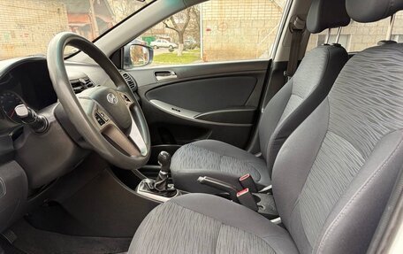 Hyundai Solaris II рестайлинг, 2015 год, 695 000 рублей, 7 фотография