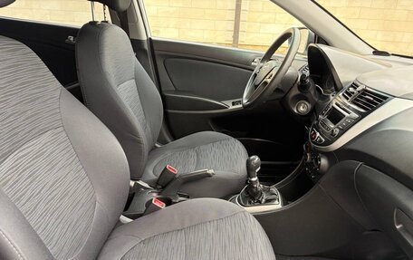 Hyundai Solaris II рестайлинг, 2015 год, 695 000 рублей, 8 фотография