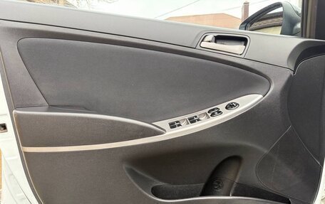 Hyundai Solaris II рестайлинг, 2015 год, 695 000 рублей, 12 фотография