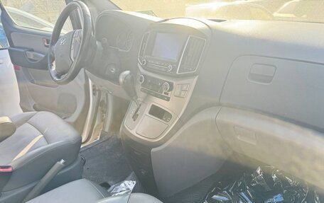 Hyundai Grand Starex Grand Starex I рестайлинг 2, 2018 год, 3 650 000 рублей, 11 фотография