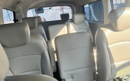 Hyundai Grand Starex Grand Starex I рестайлинг 2, 2018 год, 3 650 000 рублей, 10 фотография