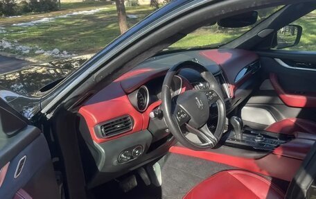 Maserati Levante I, 2017 год, 5 500 000 рублей, 5 фотография