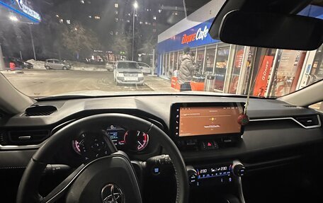 Toyota RAV4, 2021 год, 4 000 000 рублей, 11 фотография