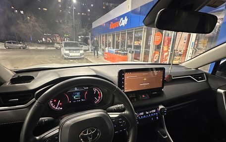 Toyota RAV4, 2021 год, 4 000 000 рублей, 15 фотография