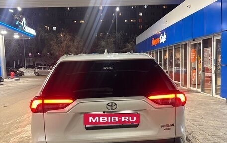 Toyota RAV4, 2021 год, 4 000 000 рублей, 6 фотография