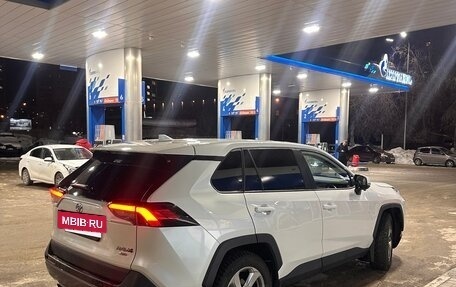 Toyota RAV4, 2021 год, 4 000 000 рублей, 7 фотография