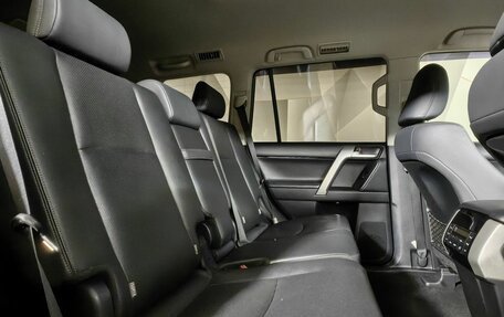 Toyota Land Cruiser Prado 150 рестайлинг 2, 2018 год, 5 400 000 рублей, 16 фотография