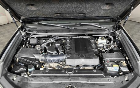 Toyota Land Cruiser Prado 150 рестайлинг 2, 2018 год, 5 400 000 рублей, 11 фотография