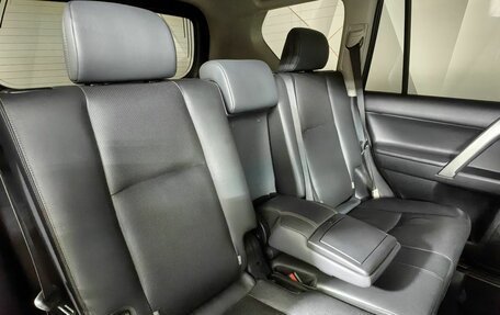 Toyota Land Cruiser Prado 150 рестайлинг 2, 2018 год, 5 400 000 рублей, 17 фотография