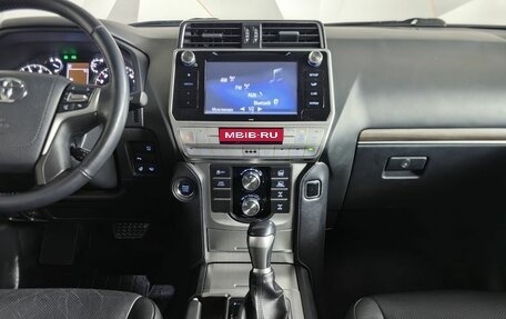 Toyota Land Cruiser Prado 150 рестайлинг 2, 2018 год, 5 400 000 рублей, 15 фотография