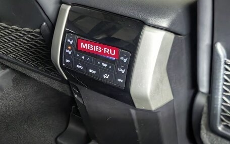 Toyota Land Cruiser Prado 150 рестайлинг 2, 2018 год, 5 400 000 рублей, 23 фотография