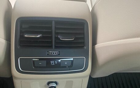 Audi A4, 2017 год, 1 990 000 рублей, 13 фотография