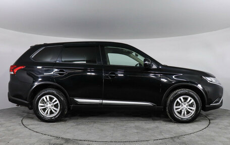 Mitsubishi Outlander III рестайлинг 3, 2021 год, 2 399 000 рублей, 4 фотография