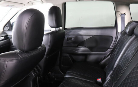 Mitsubishi Outlander III рестайлинг 3, 2021 год, 2 399 000 рублей, 12 фотография