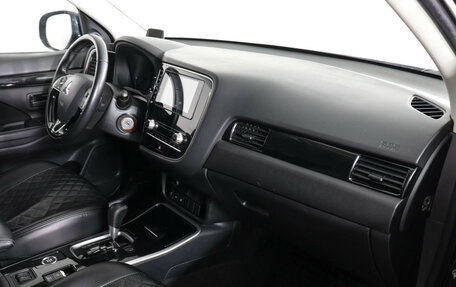 Mitsubishi Outlander III рестайлинг 3, 2021 год, 2 399 000 рублей, 10 фотография