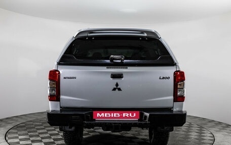 Mitsubishi L200 IV рестайлинг, 2019 год, 2 049 000 рублей, 6 фотография