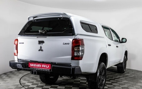 Mitsubishi L200 IV рестайлинг, 2019 год, 2 049 000 рублей, 5 фотография
