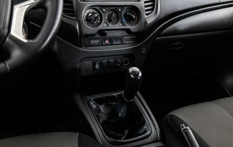 Mitsubishi L200 IV рестайлинг, 2019 год, 2 049 000 рублей, 11 фотография