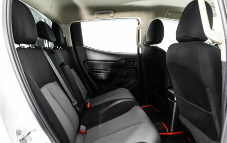 Mitsubishi L200 IV рестайлинг, 2019 год, 2 049 000 рублей, 15 фотография