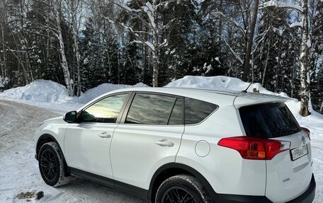 Toyota RAV4, 2014 год, 2 100 000 рублей, 3 фотография